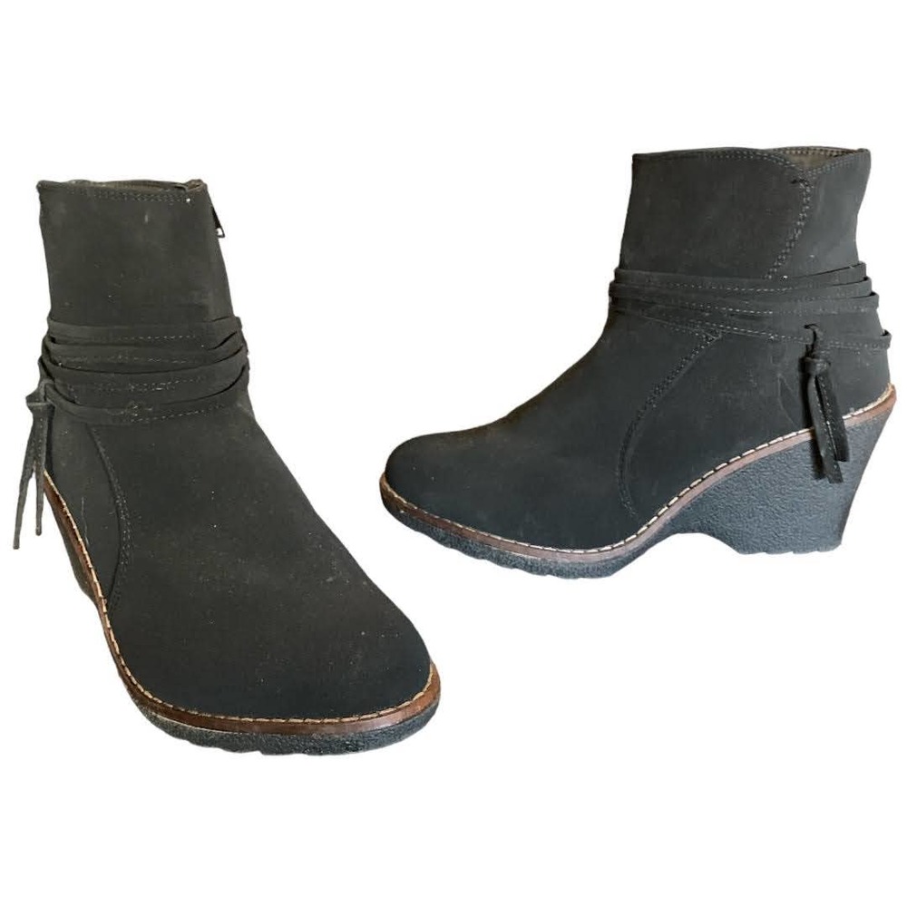 White Mountain Women's Black Heeled Boots Size 7